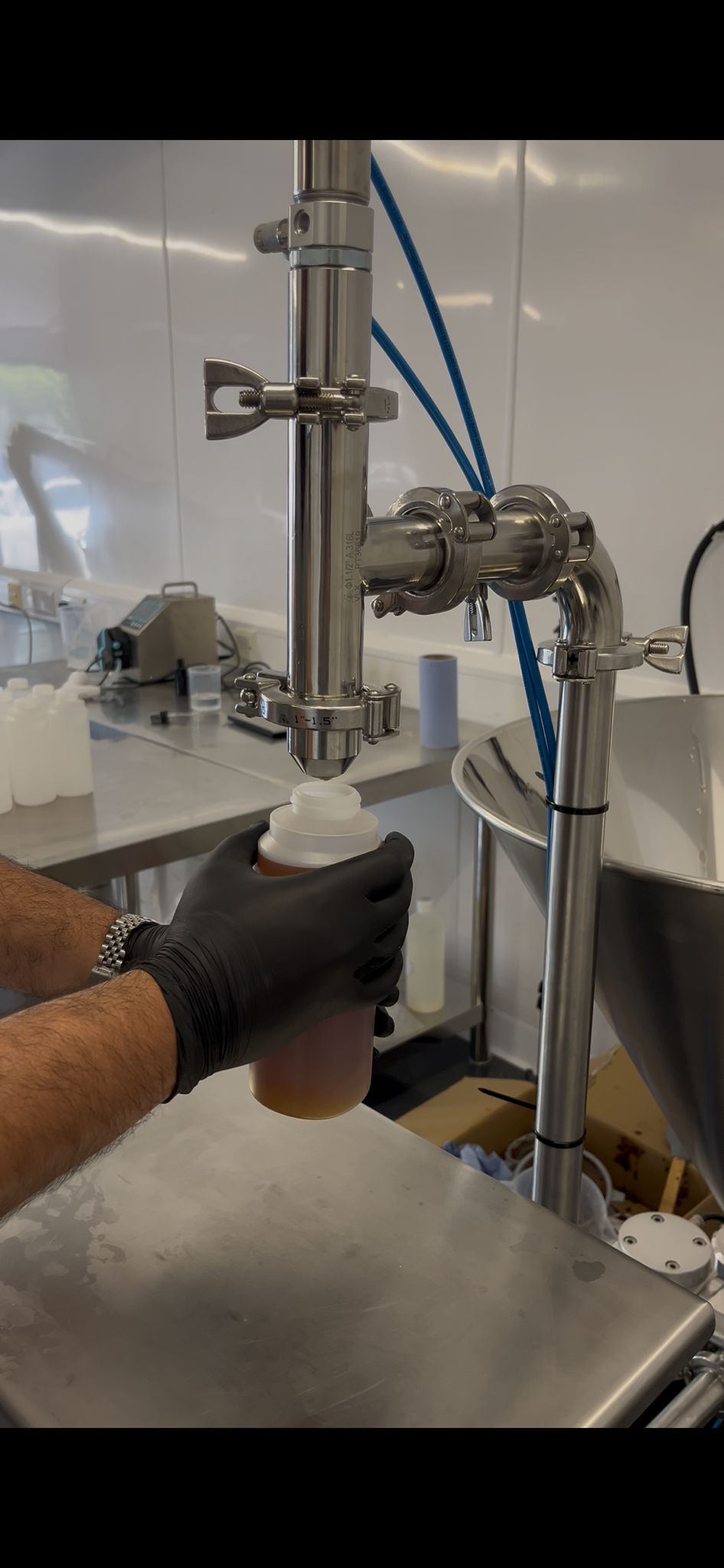 Nozzles and fill tooling matched to product viscosity and pack format.